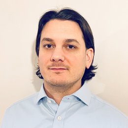 C+C_James Hollins_Headshot, 260 x 260